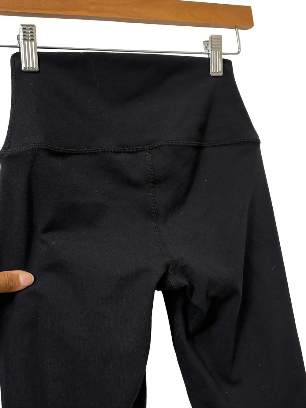Alo Yoga 28” Airbrushed Black Leggings Size XS